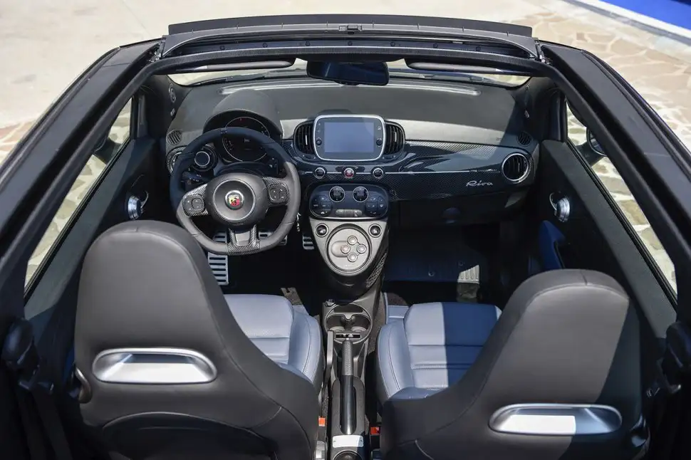 In-Depth Review: 2016 Abarth 595C (Facelift 2016) 1.4 T-Jet (145 Hp)